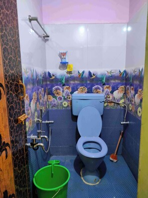 Douche, savon, papier toilette