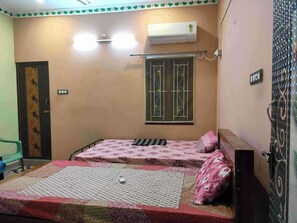 1 chambre, literie fournie