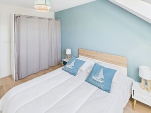 4 bedrooms, iron/ironing board, free WiFi