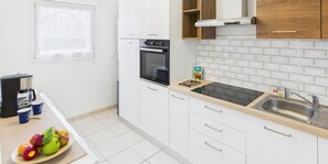 Refrigerador, microondas, horno, lavavajillas