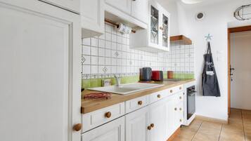 Réfrigérateur, micro-ondes, four, lave-vaisselle