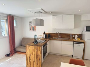 Fridge, microwave, oven, stovetop - La Petite Maison du Bord de Mer cosy (Valras-Plage)