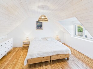 4 bedrooms, free WiFi