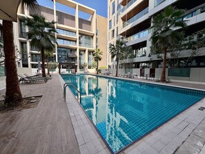 Pool - Big Home for 10 People: 4 King Bedrooms and a Pool Table (City Walk)