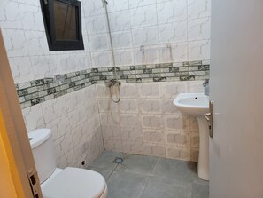 Towels, soap, toilet paper - Come and discover our El Classimo apartment, an ideal setting for your stay. (Dakar)