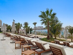 Property grounds - Spacious Dubai Marina 2BR | Great Views, Top Location (JBR)