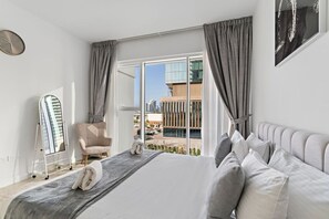 2 Schlafzimmer, Schreibtisch, Bügeleisen/Bügelbrett, WLAN