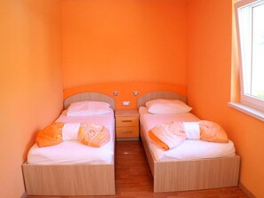6 camere, ferro/asse da stiro, Wi-Fi gratuito, lenzuola