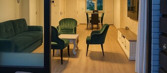 20 minutes to Amsterdam