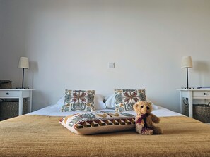3 bedrooms, iron/ironing board, WiFi, bed sheets - Vista luxury villa - Private pool - Panoramic view of Lake Padula (OLETTA)