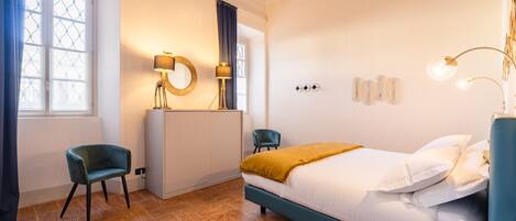 熨斗/熨衣板、免费 WiFi、床单