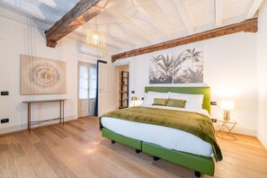 2 slaapkamers, een strijkplank/strijkijzer, gratis wifi, beddengoed