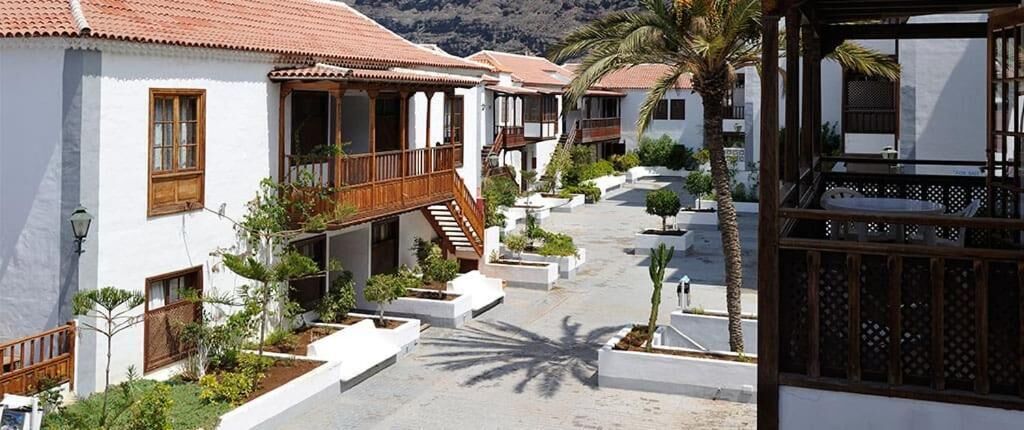 Apartment, 2 Bedrooms, Accessible, Smoking | Property grounds