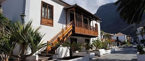Apartment, 2 Bedrooms, Accessible, Smoking | Exterior