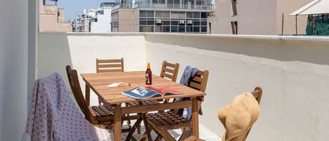 تناول الطعام بالخارج