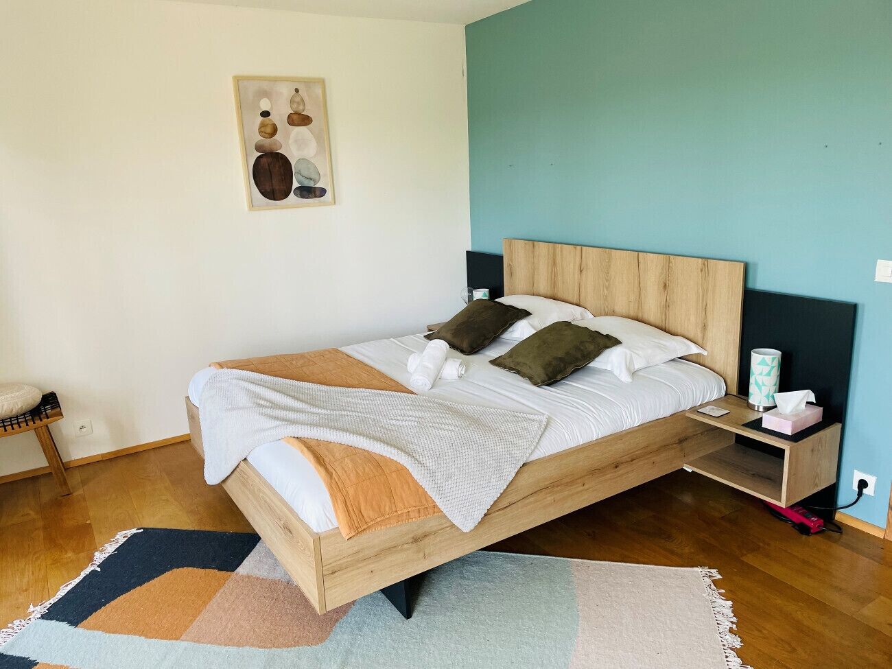 3 bedrooms, in-room safe, iron/ironing board, free WiFi