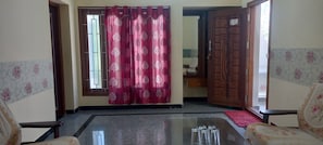 Interior - Aara Home Stay - Yelagiri (Yelagiri)