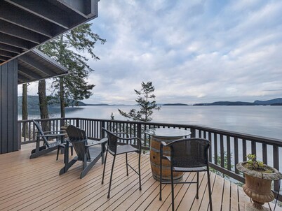 Three-bedroom waterfront! Close to town! CHNL