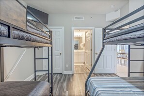 4 bedrooms, WiFi, bed sheets