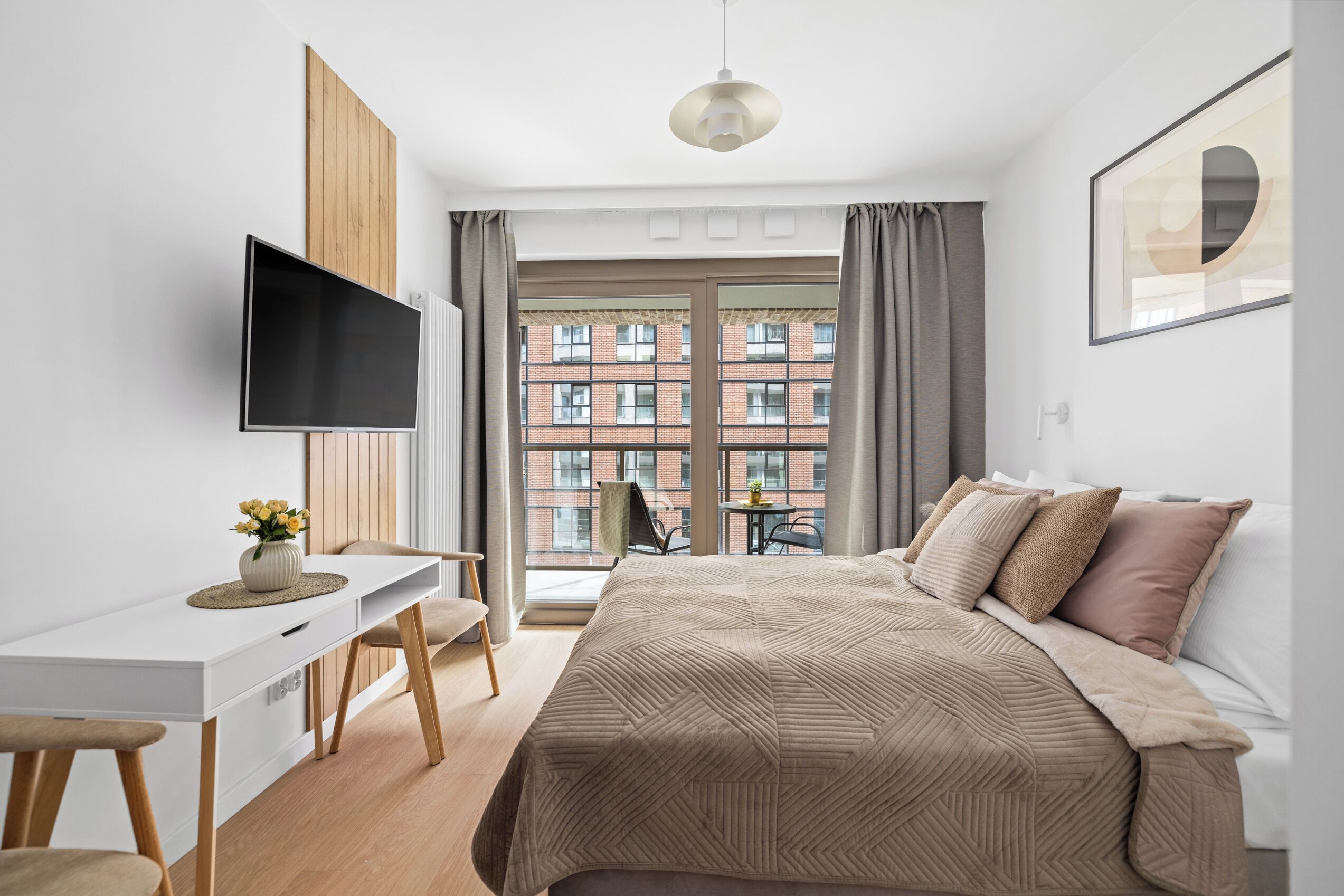 Décoration personnalisée, rideaux occultants, fer et planche à repasser