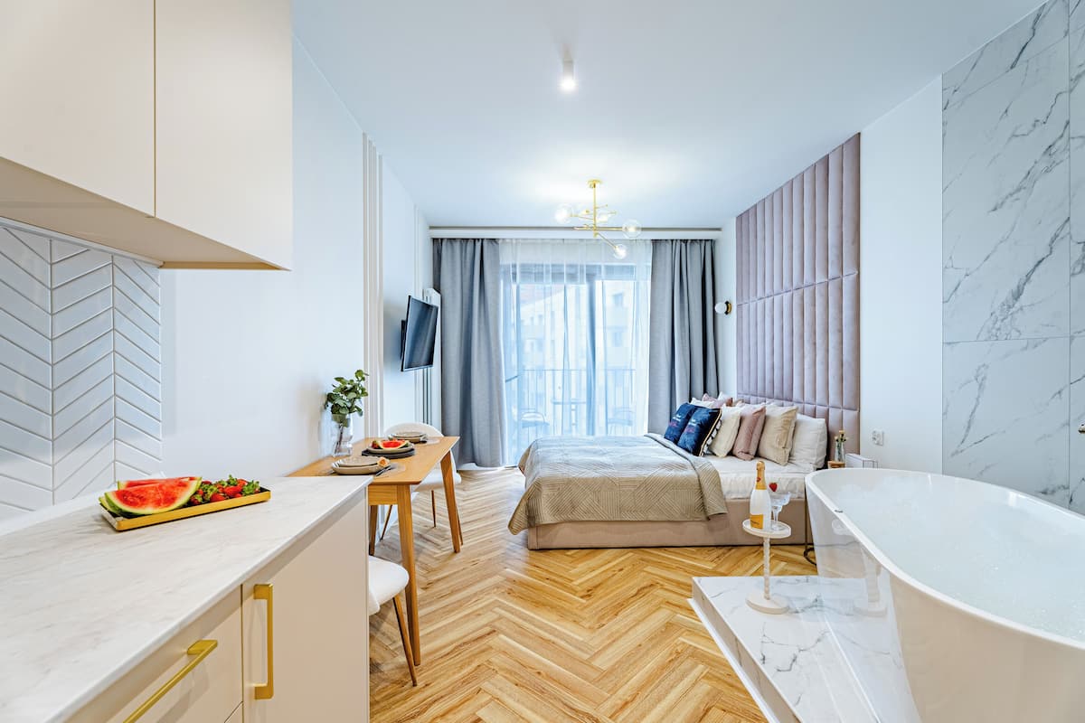 Apartament clàssic | 1 dormitori, decoració individual i cortines opaques