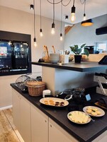 Free daily buffet breakfast