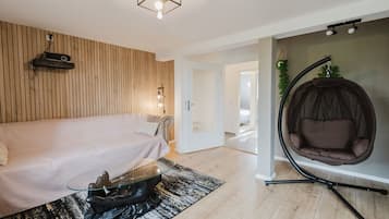 1 Schlafzimmer, Schreibtisch, WLAN, Bettwäsche