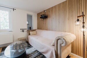 Smart TV - Relax Lounge|Projector|Screen|Relaxation|Central (Dessau-Roßlau)