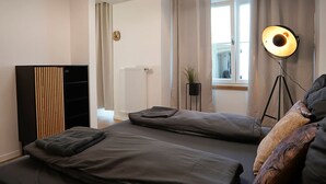 1 غرفة نوم ومكتب ومكواة/لوح كي وواي فاي مجانًا