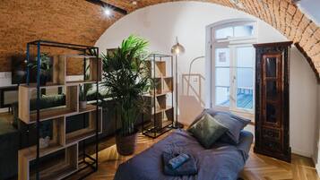 1 bedroom, desk, WiFi, bed sheets