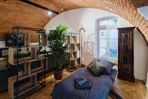 1 dormitori, escriptori, wifi i roba de llit