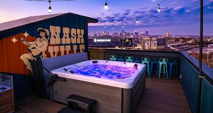Hot Tub Game Room Rooftop Downtown Nashville