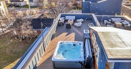 Hot Tub Game Room Rooftop Downtown Nashville