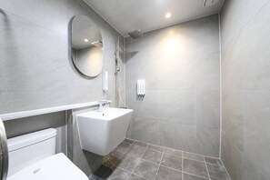 Deluxe Cozy, Non Smoking, OTT available | Baño | Secadora de cabello, toallas, jabón, shampoo 