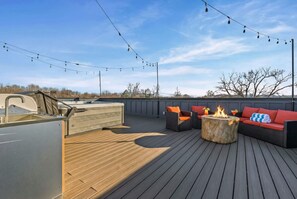 House | 4 bedrooms, Internet - Hot Tub Poker Pool Table Rooftop City MLS View (Nashville)