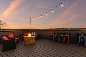 House | 4 bedrooms, Internet - Hot Tub Poker Pool Table Rooftop City MLS View (Nashville)