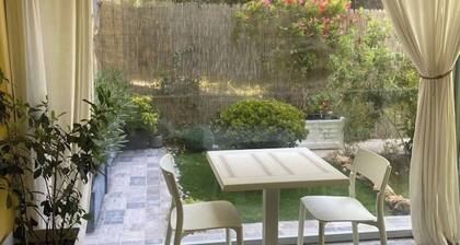 Joloff, Paradise Inn