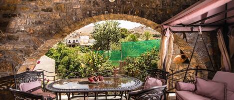 Villa | 4 bedrooms, desk, Internet