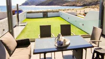 House | 1 bedroom, soundproofing, Internet