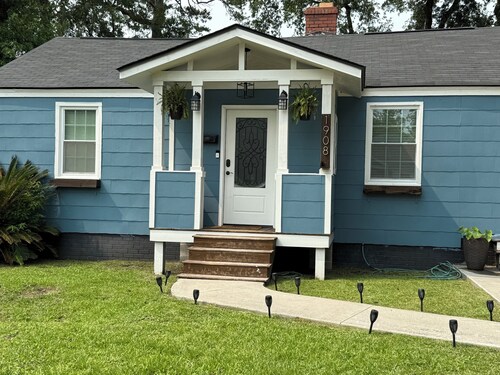 Cozy 3BR 2BA Home – 5 Mins from Downtown Savannah- Perfect for Monthly Stays