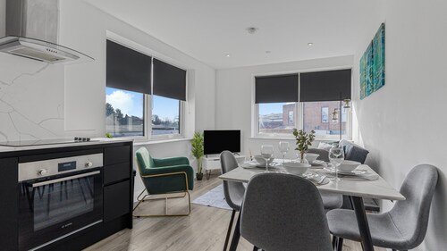 Modern Luxury 2 Bedroom Apartment near NEC & Birmingham airport