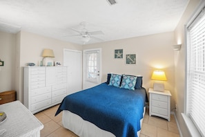 4 bedrooms, iron/ironing board, WiFi, bed sheets - Cabana Del Mar | 4BR Coastal Retreat | Dog-Friendly | Near Beach (Gulf Shores)