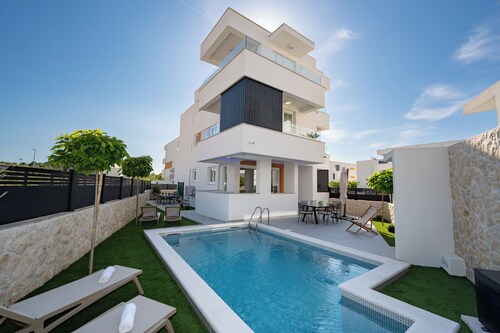 Nova Luxury Residence apartment with private heated pool