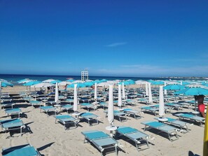 House, 1 Bedroom, Pool View | Beach