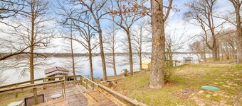 Winnsboro Lake Retreat: On-site Swimming & Fishing