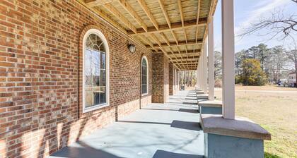 Boat Dock & Ramp: Canal-front Home!