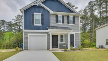 House (3 Bedrooms) | Front of property