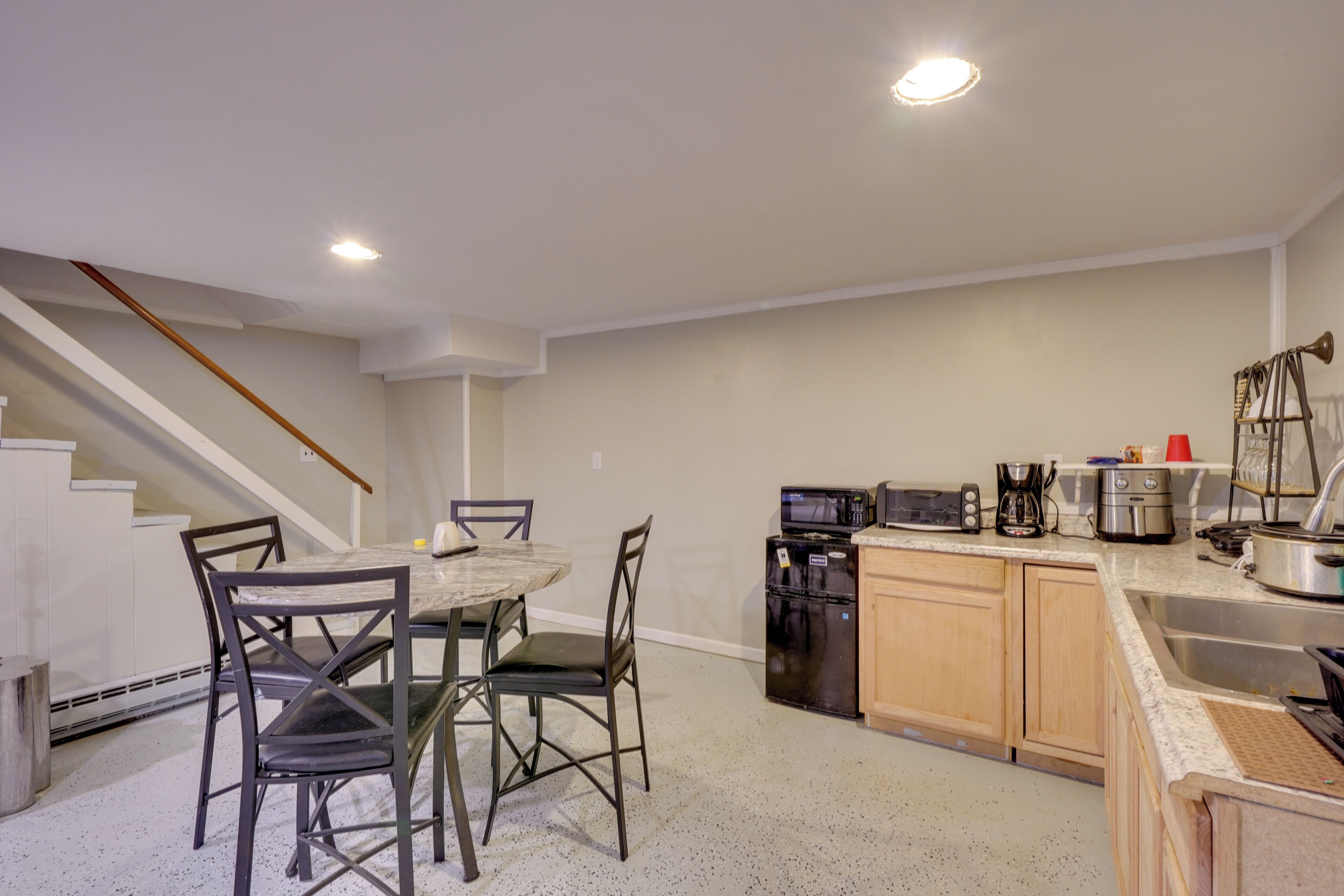 Apartment (0 Bedroom) | Interior