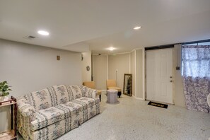 Apartment (0 Bedroom) | Interior