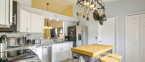 House (3 Bedrooms) | Interior